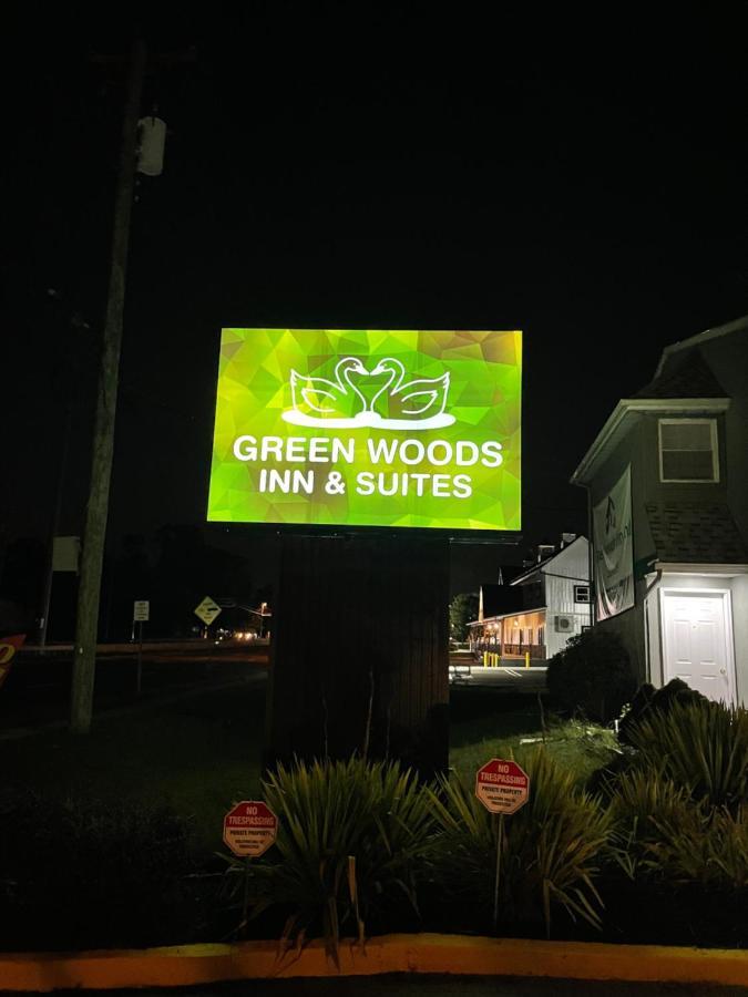 Greenwoods Inn & Suites Berlin Exterior photo